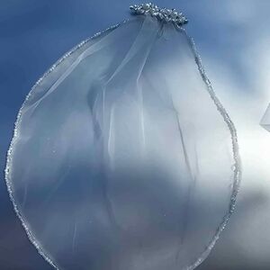 Elegant White Bridal Veil with Beaded Edge